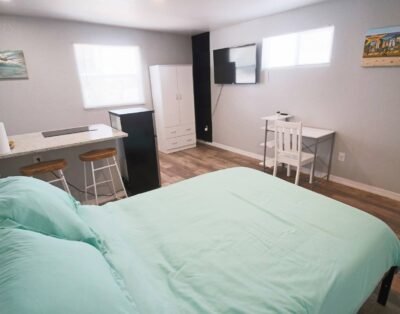 Spacious Modern Studio 11-min walk to Ft. Bliss